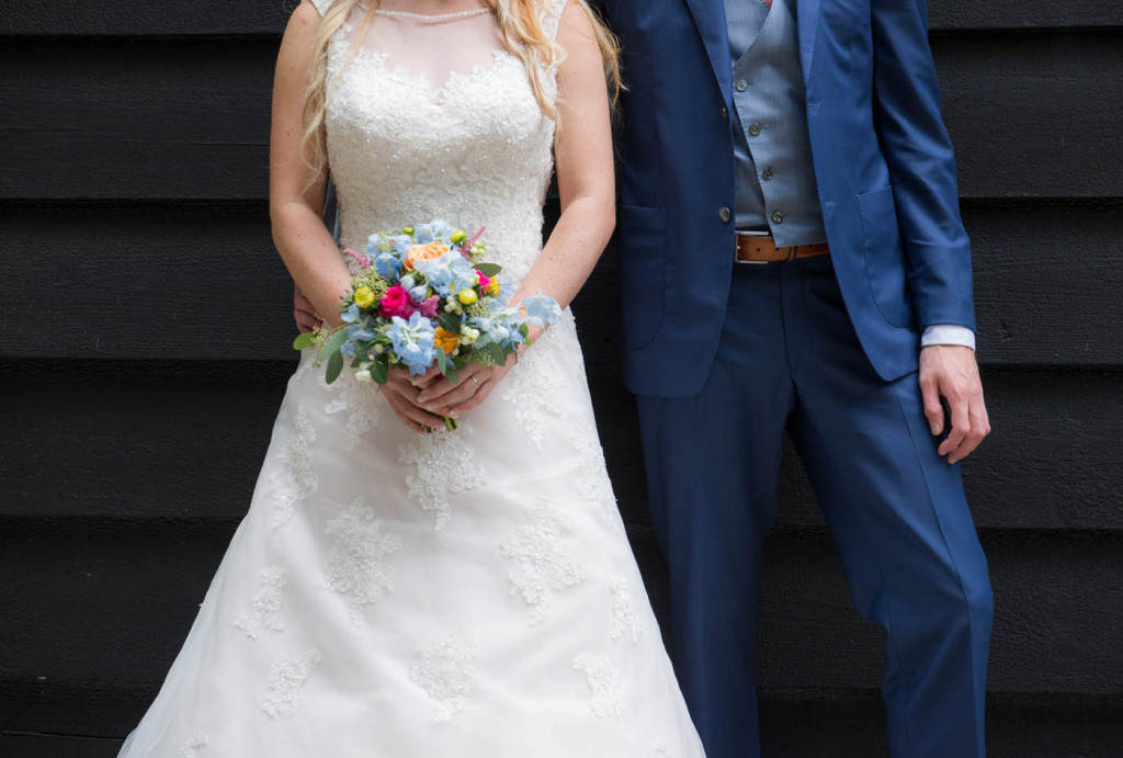 foto van een bruidspaar tijdens een bruiloft door bruidsfotograaf Kirstin Kraaijveld uit Hellevoetsluis