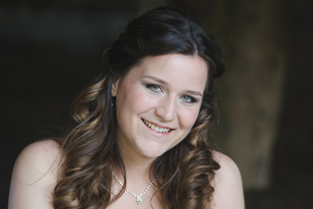 foto van een bruidspaar tijdens een bruiloft door bruidsfotograaf Kirstin Kraaijveld uit Hellevoetsluis