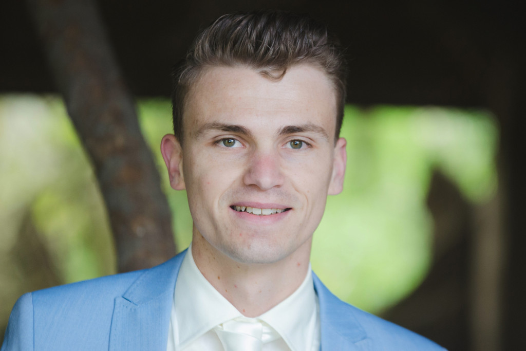 foto van een bruidspaar tijdens een bruiloft door bruidsfotograaf Kirstin Kraaijveld uit Hellevoetsluis