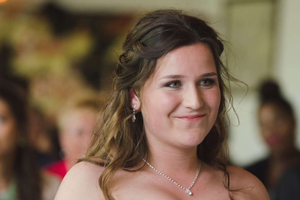 foto van een bruidspaar tijdens een bruiloft door bruidsfotograaf Kirstin Kraaijveld uit Hellevoetsluis