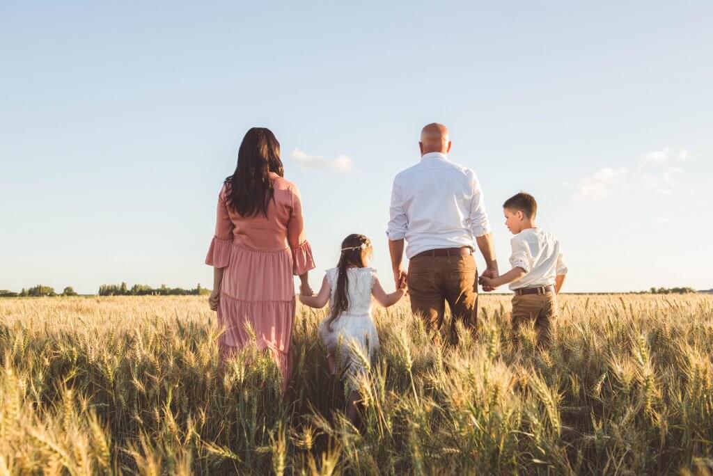 gezinsreportage bij avondzon