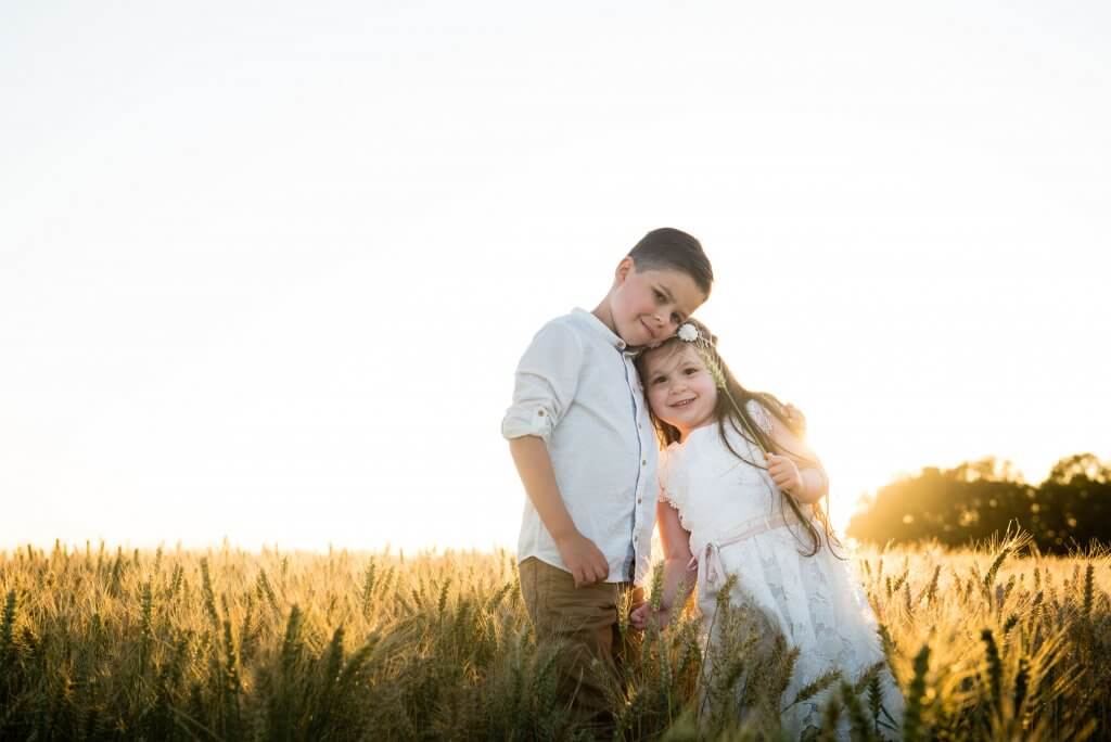 kinderen in graanveld